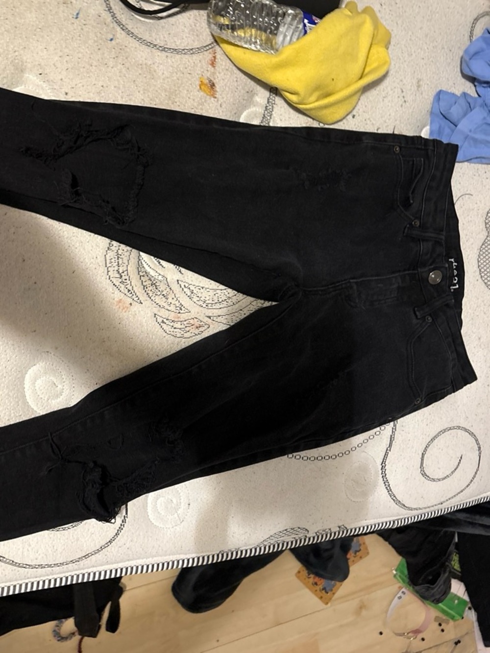 Rue21 Black Skinny Ripped Women’s Jeans